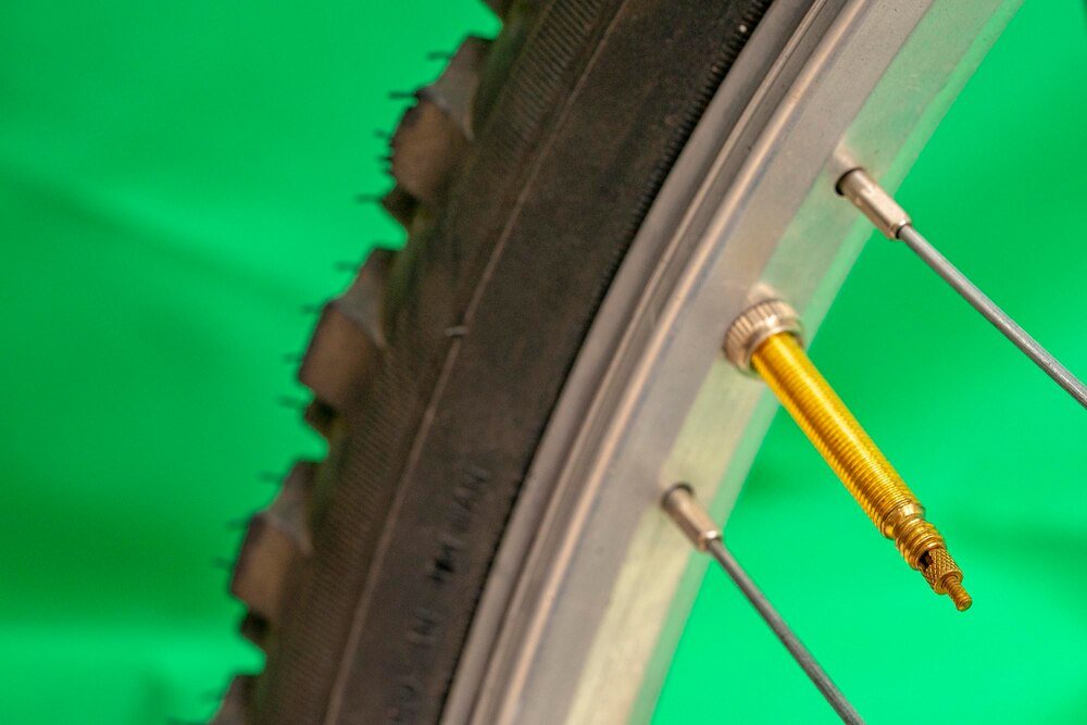 Rodzaje wentyli rowerowych: jak wybrać odpowiedni dla swojego roweru?